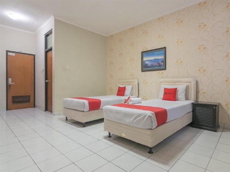 Reddoorz @ Surapati Hotel Bandung Eksteriør billede