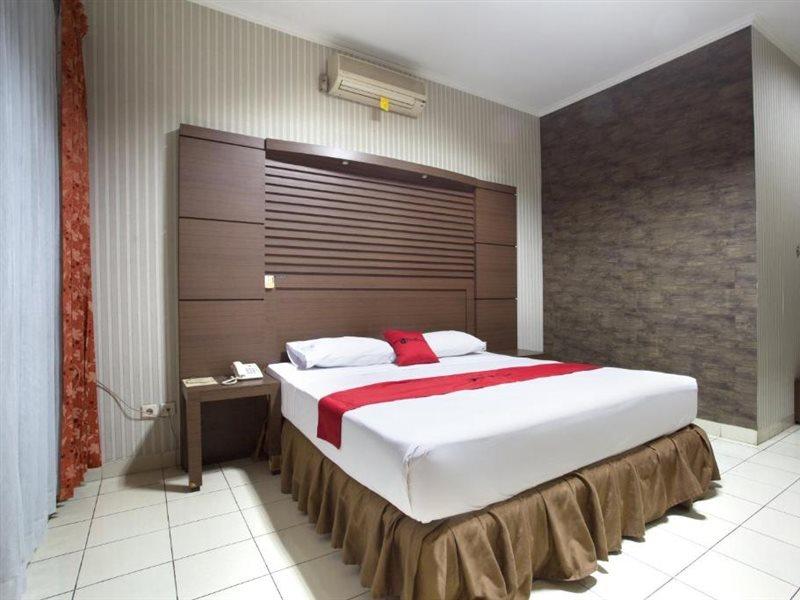 Reddoorz @ Surapati Hotel Bandung Eksteriør billede