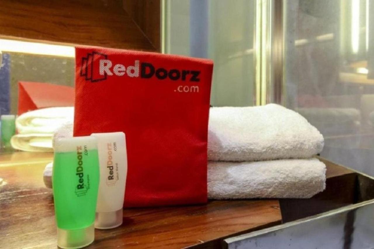 Reddoorz @ Surapati Hotel Bandung Eksteriør billede