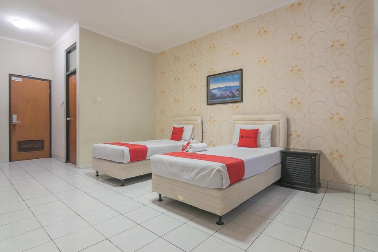Reddoorz @ Surapati Hotel Bandung Eksteriør billede