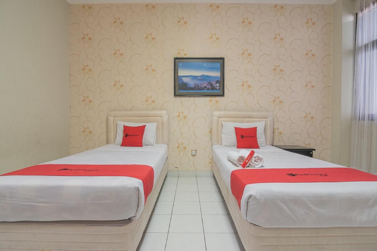Reddoorz @ Surapati Hotel Bandung Eksteriør billede